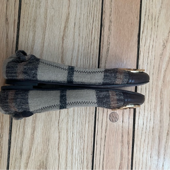 Tory Burch Women's Plaid Flats with Gold Logo shoes - Picture 9 of 13